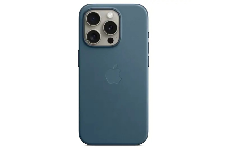 Ốp lưng iPhone 15 FineWoven. Ảnh Apple.com