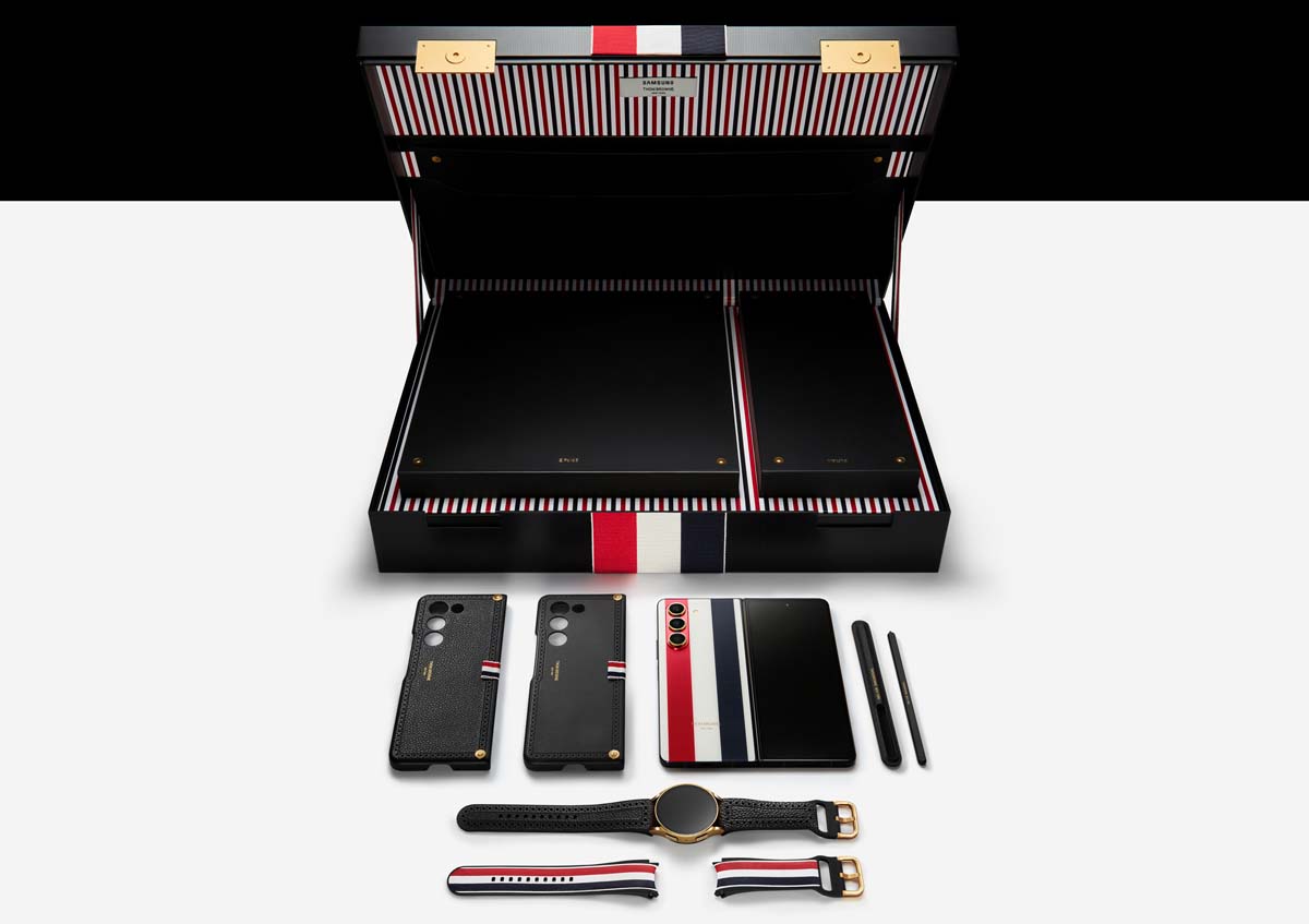 Hộp đựng của bộ sản phẩm Thom Browne