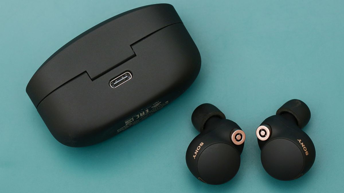 Chất lượng âm thanh của tai nghe Marshall và Sony có gì khác biệt?