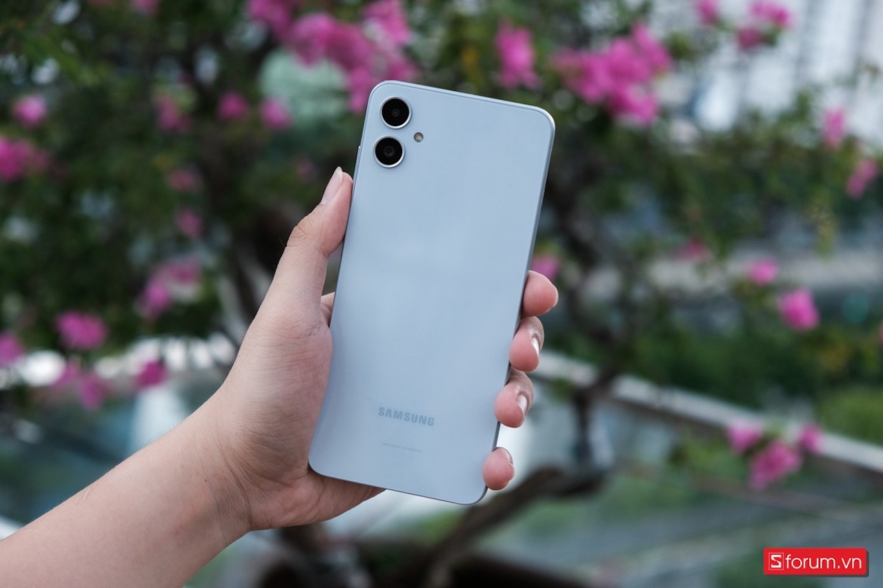 Dù chỉ có 2 camera nhưng cảm biến chính vẫn được duy trì 50MP trên Galaxy A05