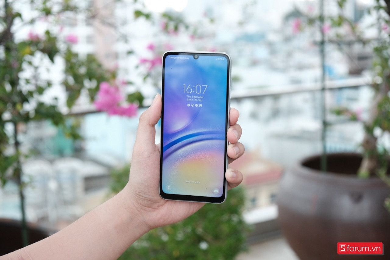 Màn hình sáng và độ chi tiết rất tốt trong nhiều điều kiện