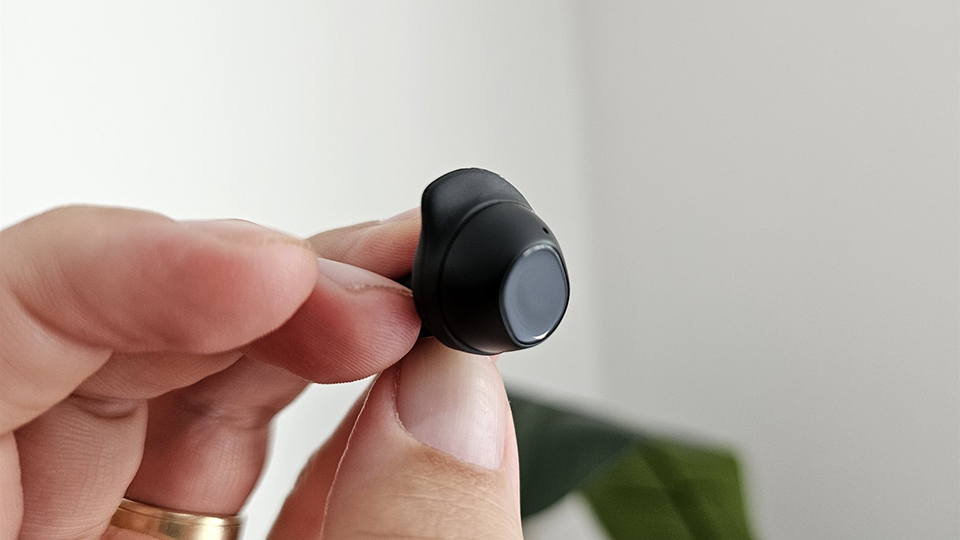 Galaxy Buds FE có driver đơn
