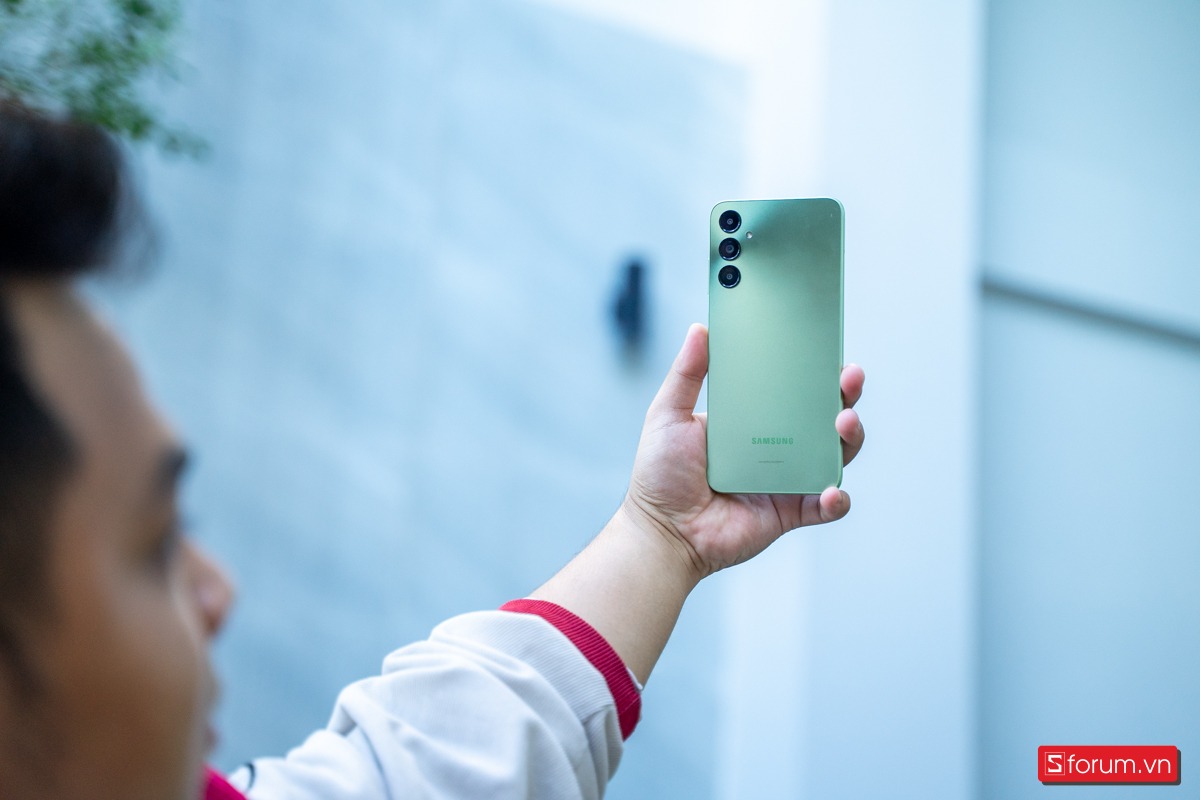 Thiết kế liền lạc và ấn tượng nhất phân khúc giá rẻ của Galaxy A05s