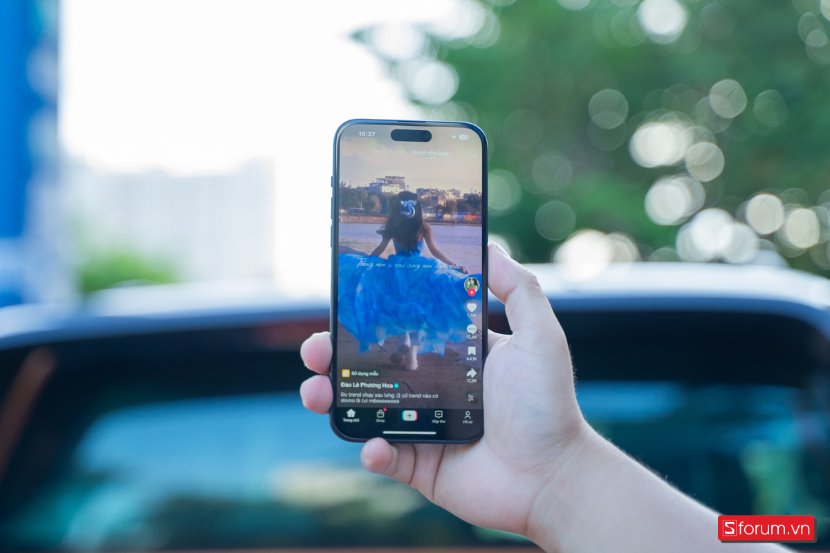 Màn hình iPhone 15 Plus