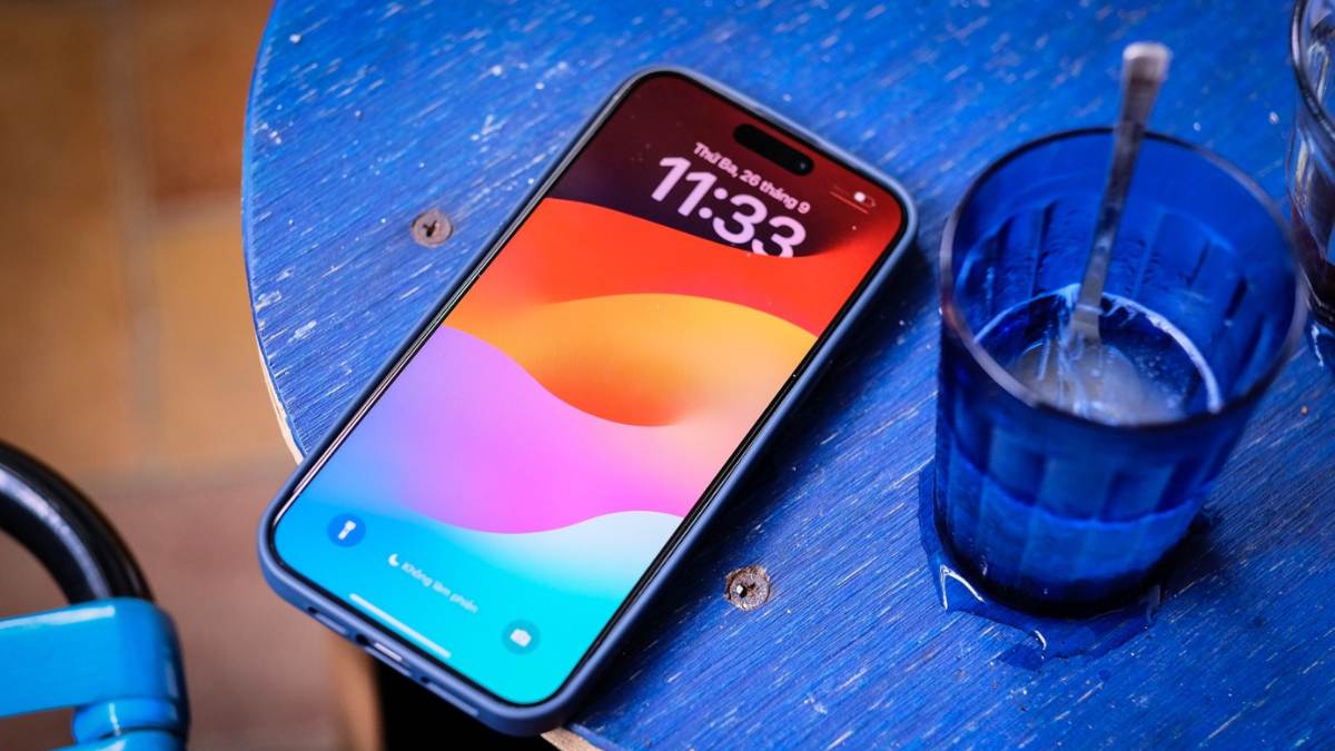 Tại sao khi iPhone 15 ra mắt thì các dòng iPhone cũ giảm giá?