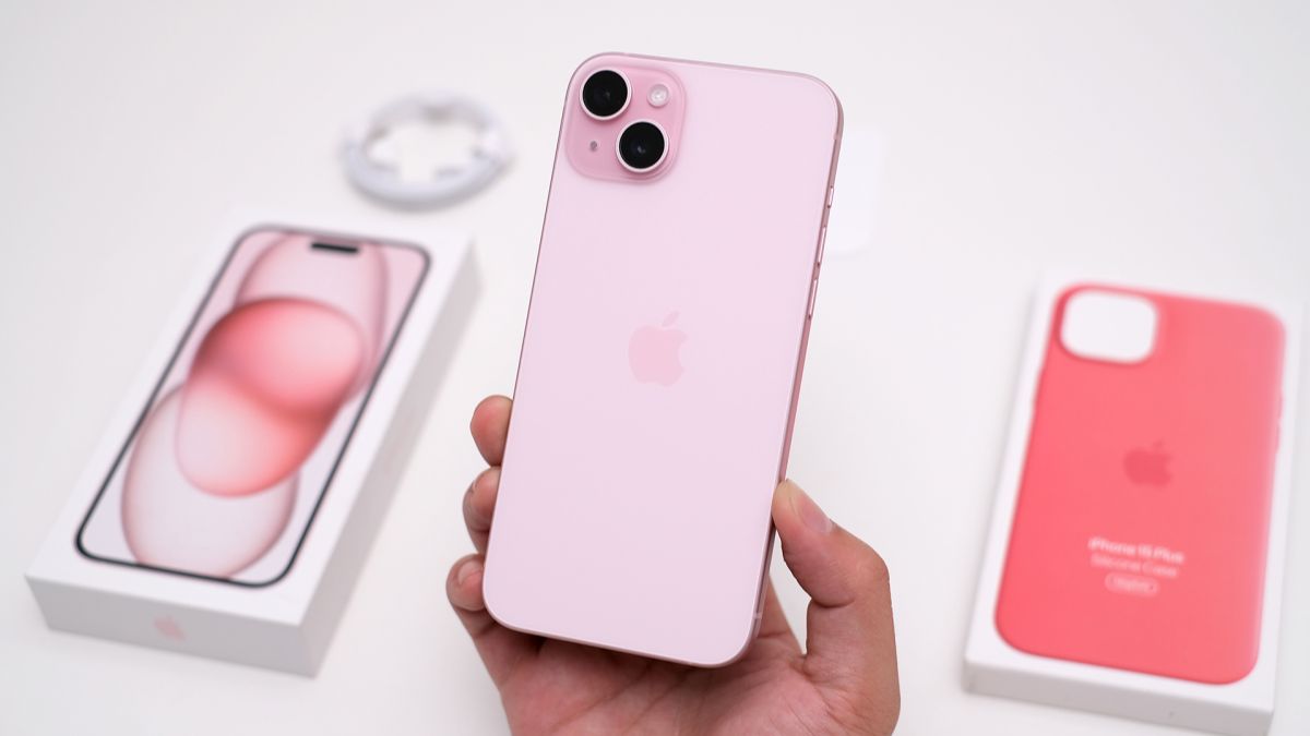 Hình ảnh iPhone 15 màu hồng trên tay đẹp đến mức nào? 2