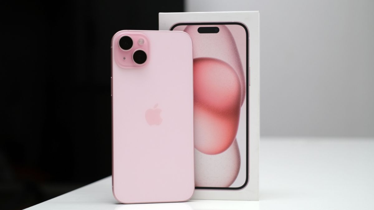 Hình ảnh iPhone 15 màu hồng trên tay đẹp đến mức nào? 4