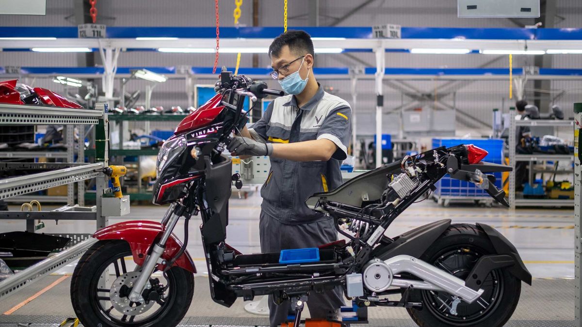 Làm sao để sạc pin xe điện đúng cách, phòng ngừa cháy nổ?
