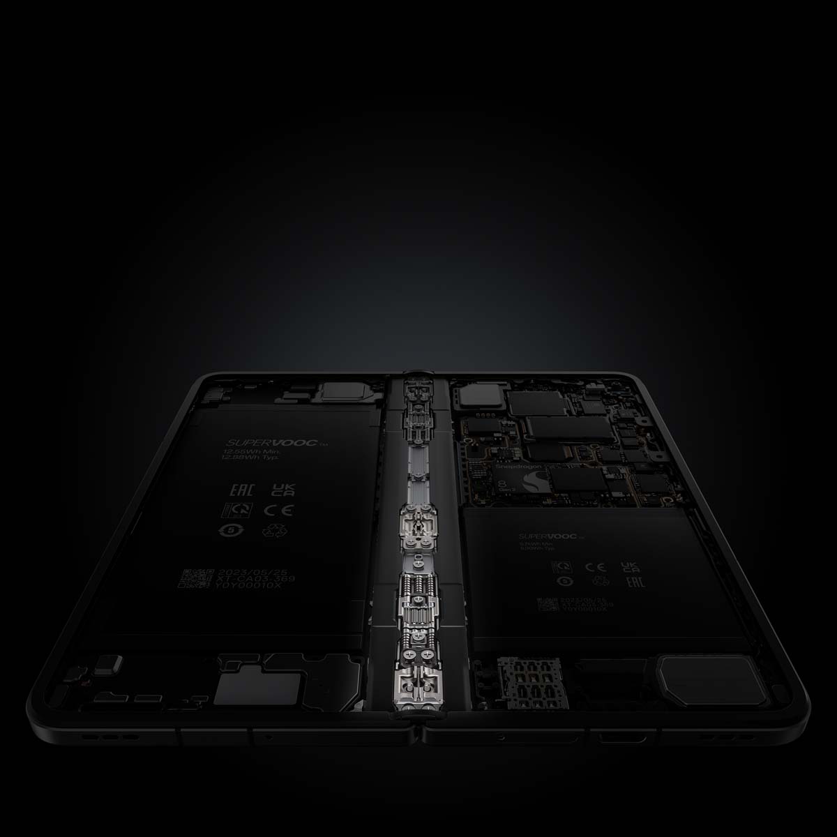 Bản lề của OPPO Find N3 được cấu thành từ vật liệu hợp kim lỏng zirconi