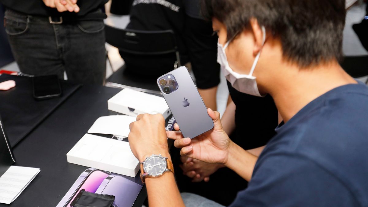 Pin iPhone 14 Pro Max bao nhiêu mAh? 2