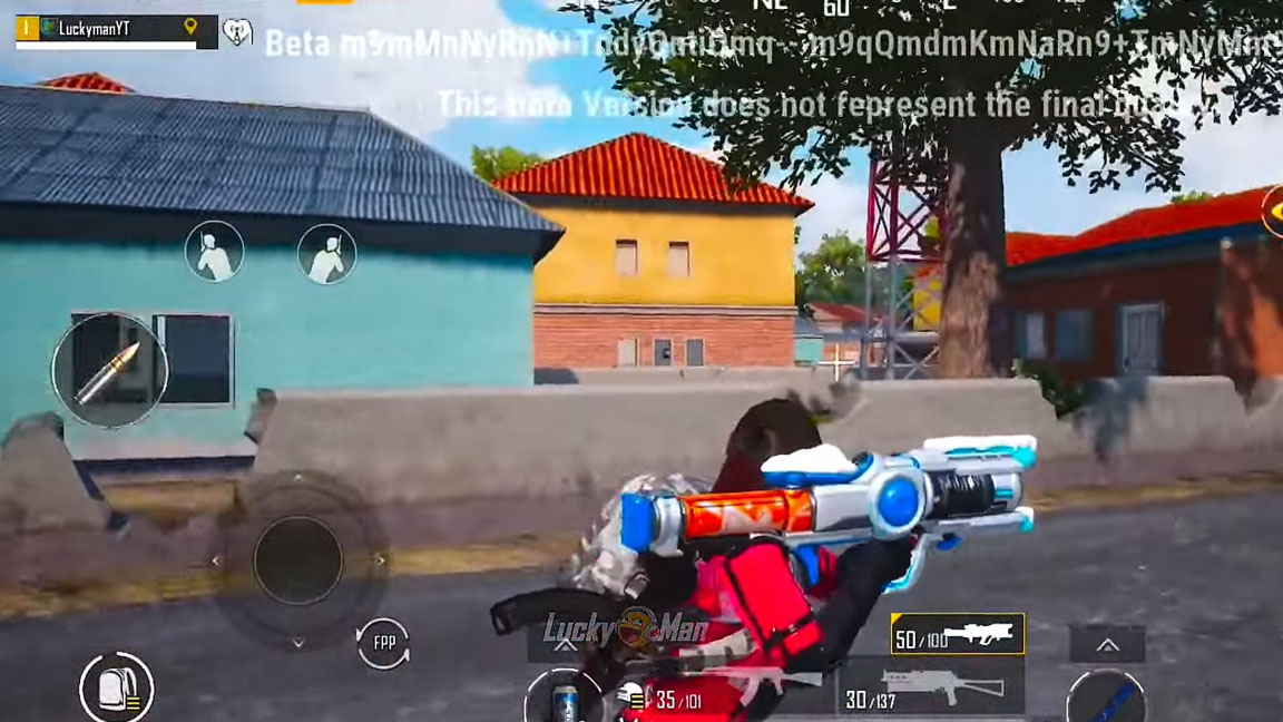 PUBG Mobile 2.9: Game thủ cosplay ông già Noel cưỡi Tuần lộc phát quà mùa Giáng Sinh 