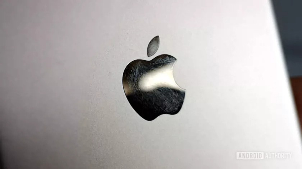Thiết kế anten trên iPhone 4 từng gây nhiều tranh cãi