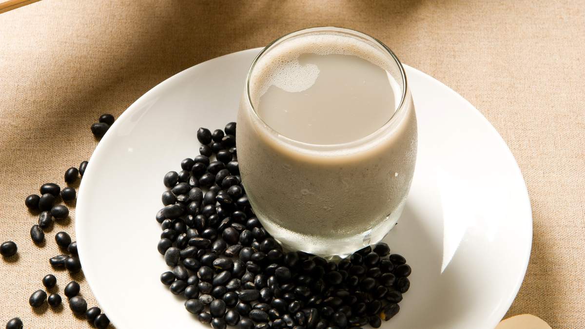 sữa đậu đen bằng máy làm sữa hạt