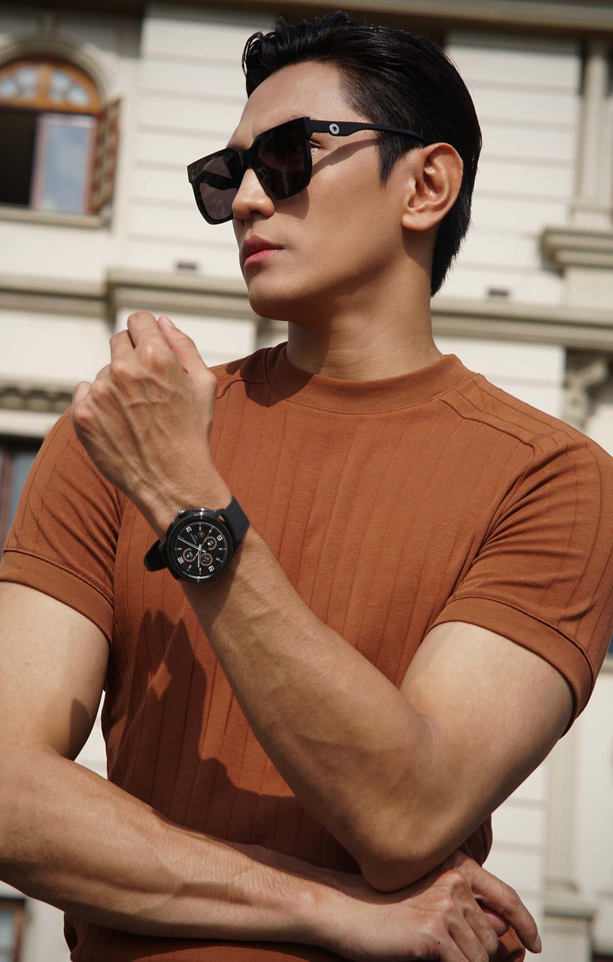 Watch 2 Pro sở hữu màn hình AMOLED 1.43 inch