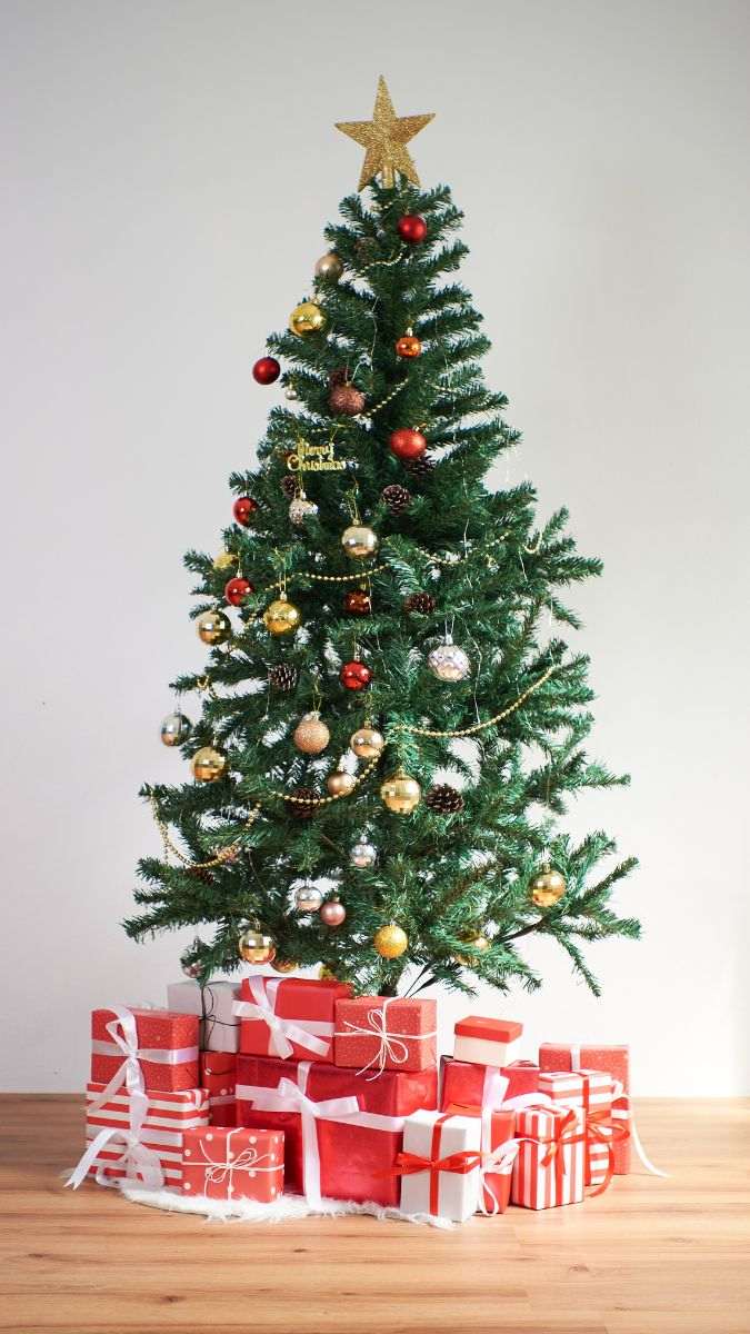 Hình ảnh cây thông Noel đây kim tuyến