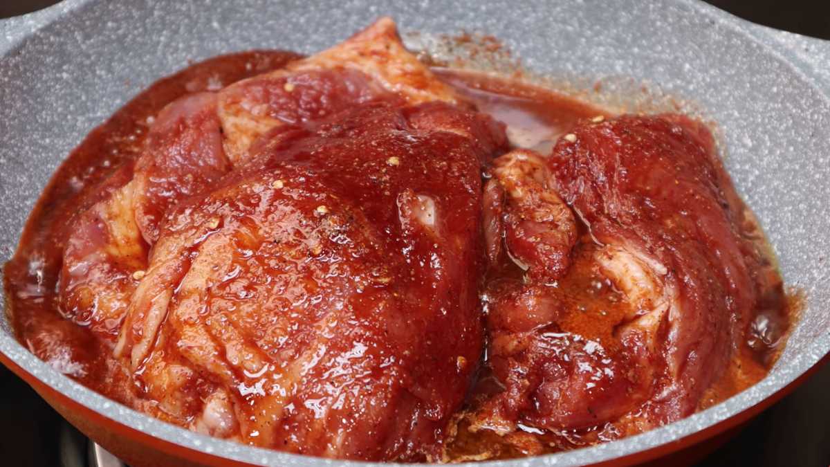 Cách làm thịt xá xíu bằng gói gia vịbước 3