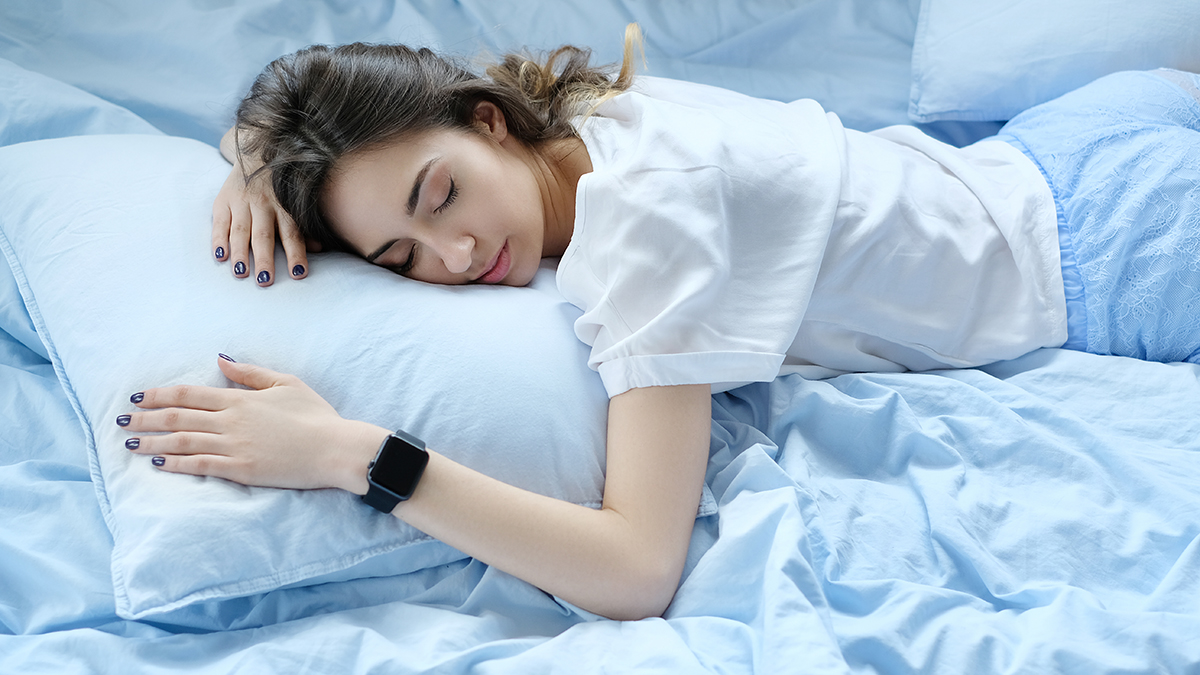 Đeo đồng hồ thông minh khi đi ngủ giúp theo dõi giấc ngủ hiệu quả