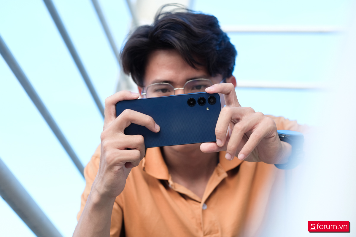 Cả Galaxy A26 và Galaxy A25 đều có 3 camera sau