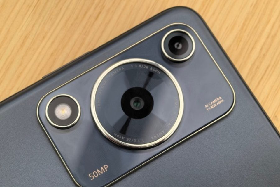 Cụm camera sau của điện thoại