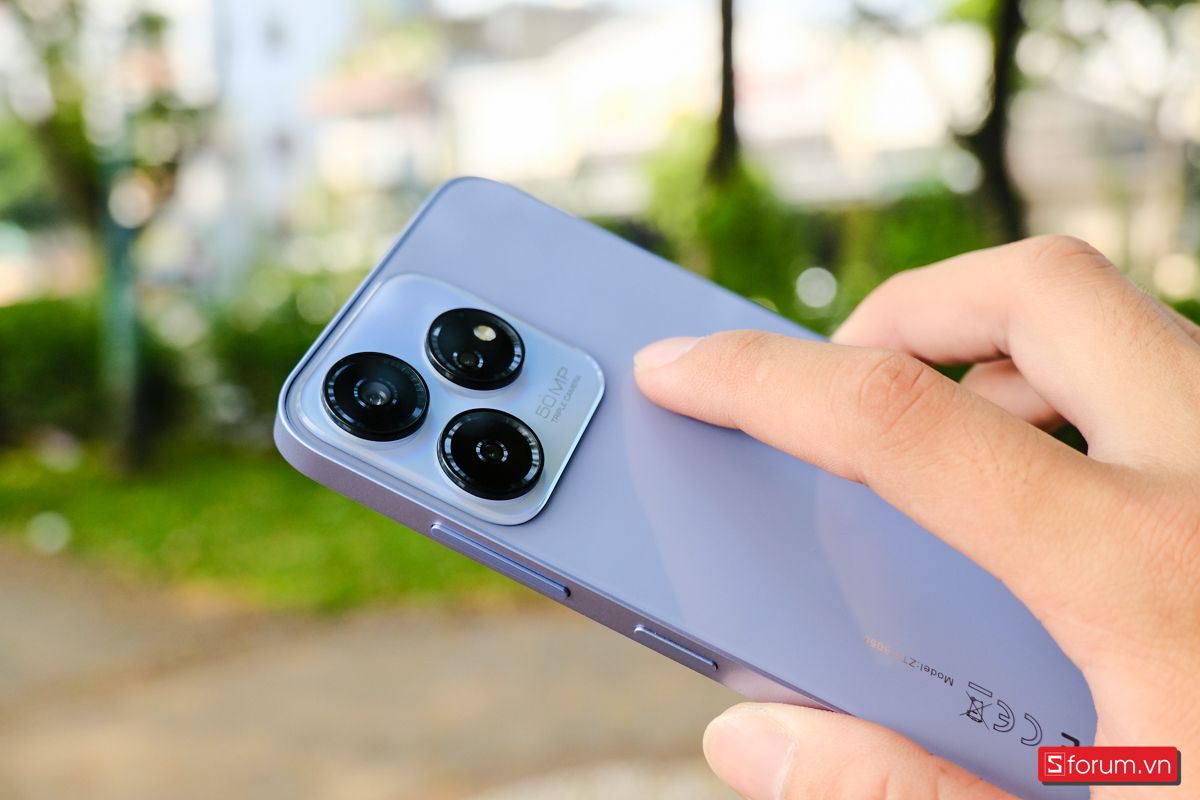 ZTE Blade V50 Design