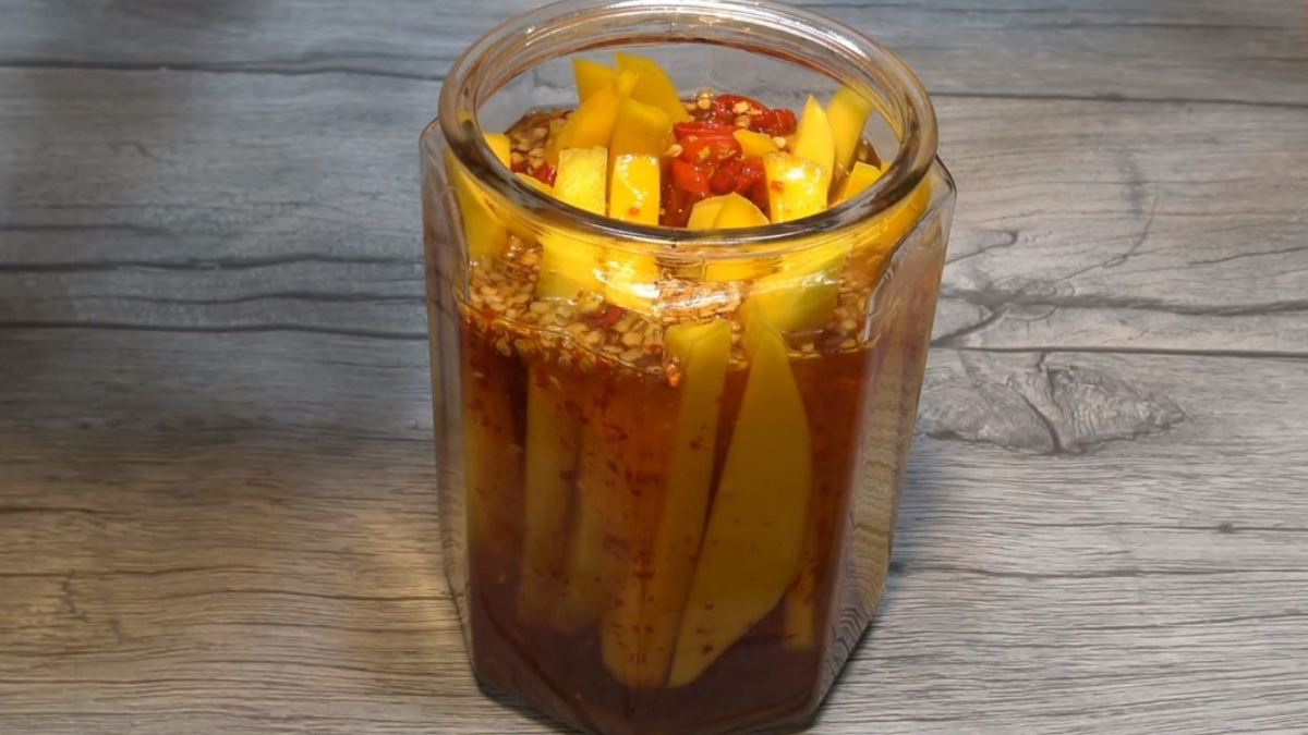 Cách làm xoài ngâm mắm bước 3