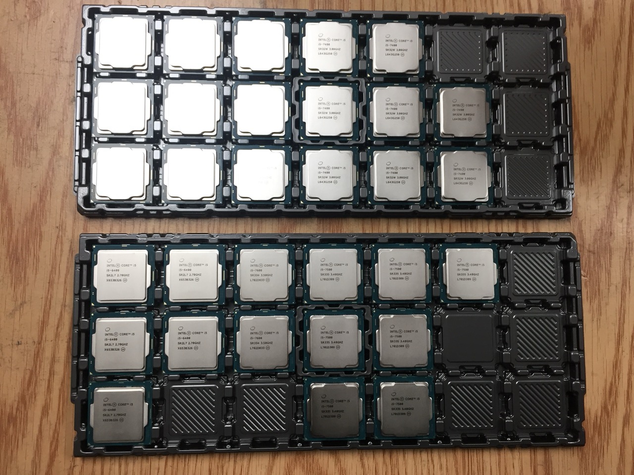 CPU Tray là gì và khác gì so với CPU thông thường?