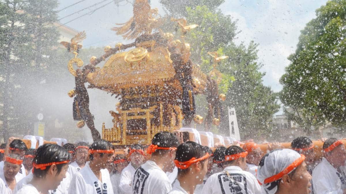 Lễ Hội Té Nước Fukagawa ở Nhật Bản