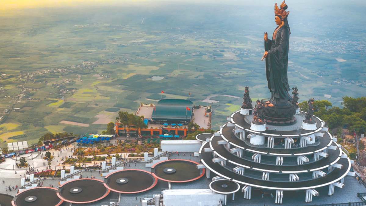 tết du lịch ở đâu, Núi Bà Đen
