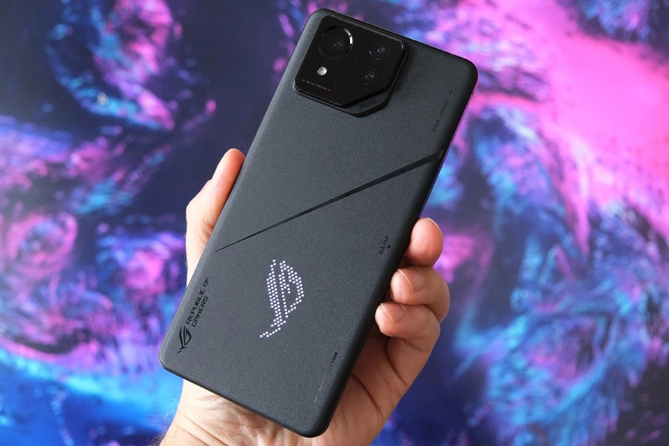 ROG Phone 8