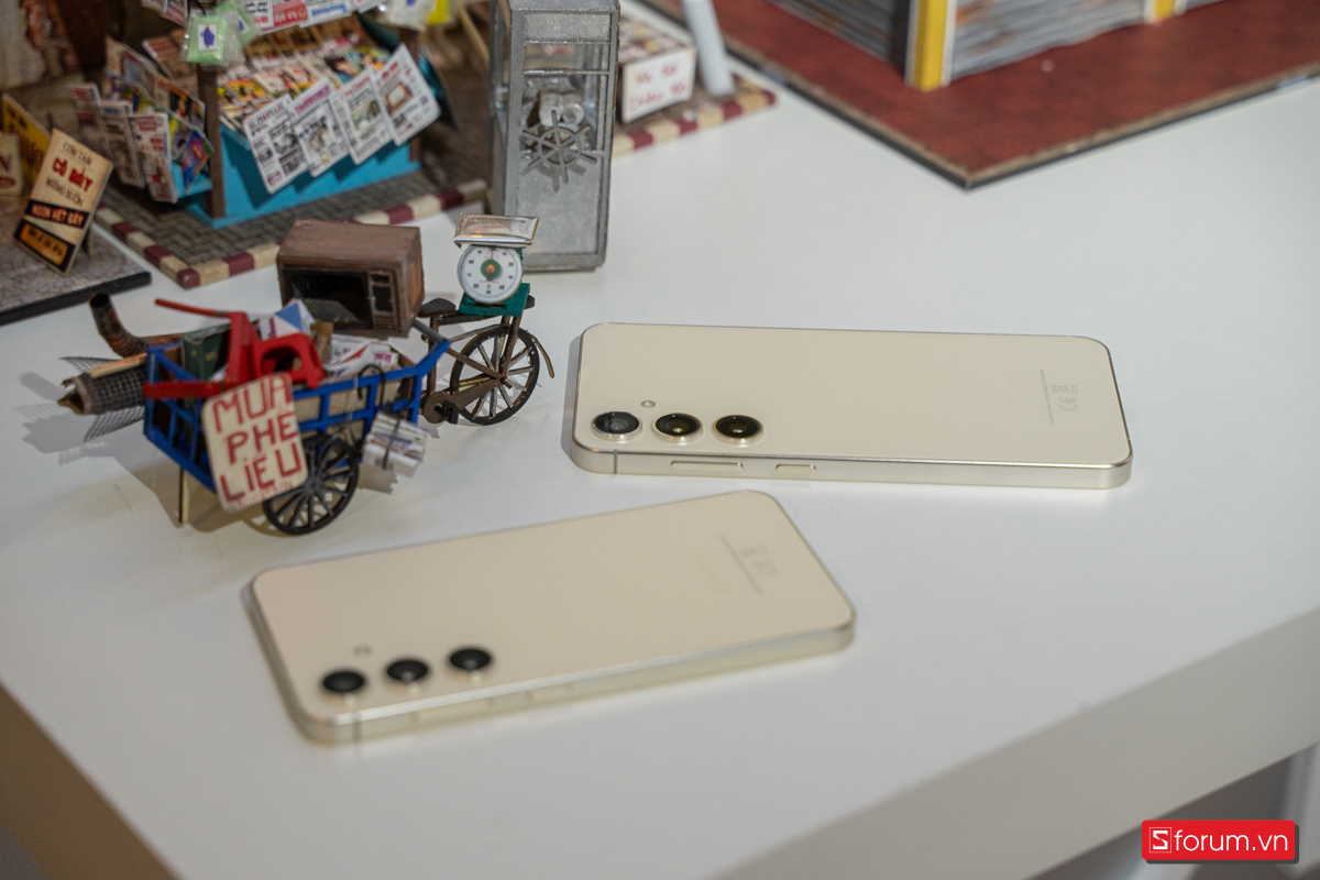 Galaxy S24 và S24 Plus chỉ có 3 camera sau