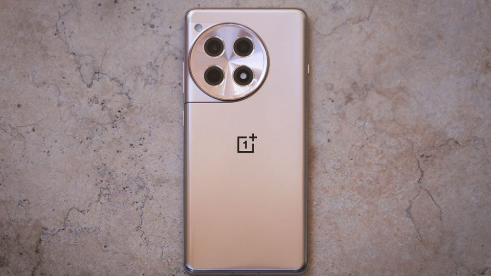 OnePlus Ace 3 ra mắt
