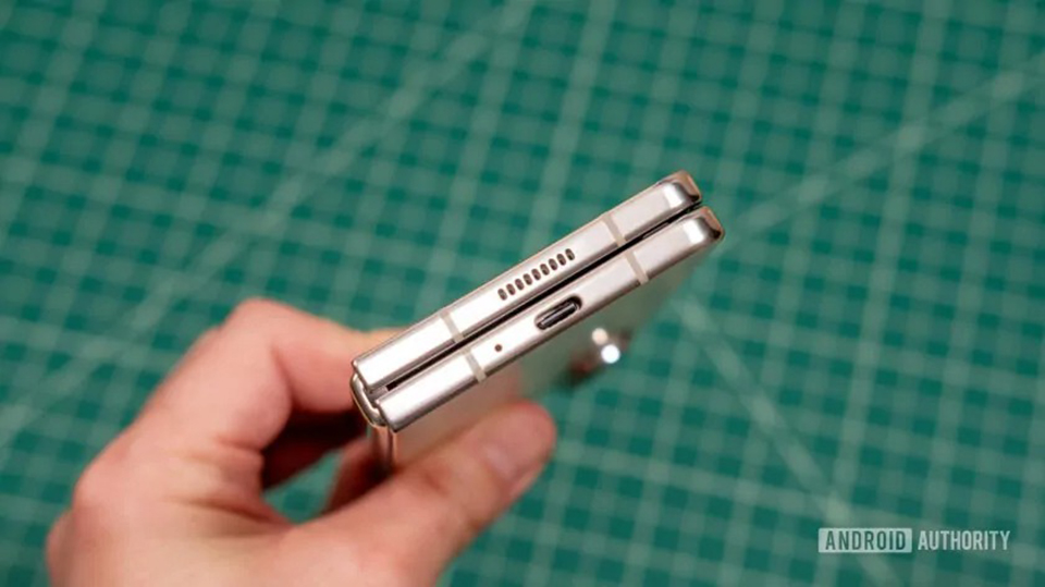 Pin là khía cạnh mà Samsung nên cải tiến trên mẫu máy kế nhiệm của Z Fold5
