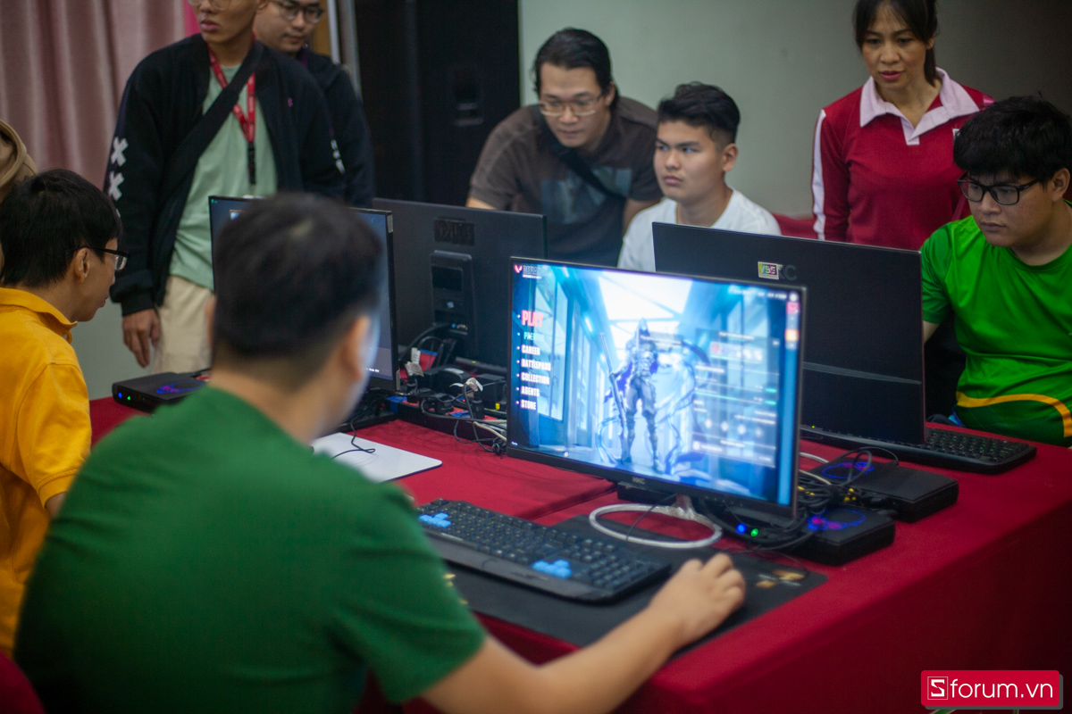 Para Esports - Ôm trọn niềm vui dành cho game thủ khiếm khuyết
