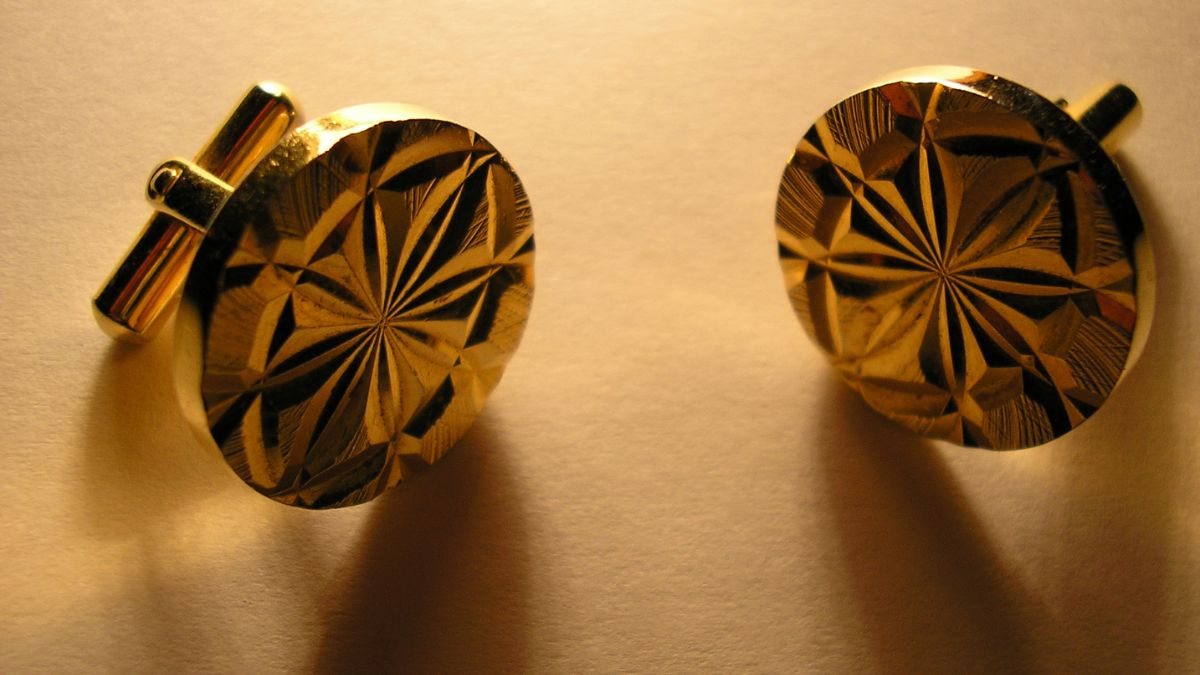 Khuy măng sét - mẫu quà Tết công ty, doanh nghiệp