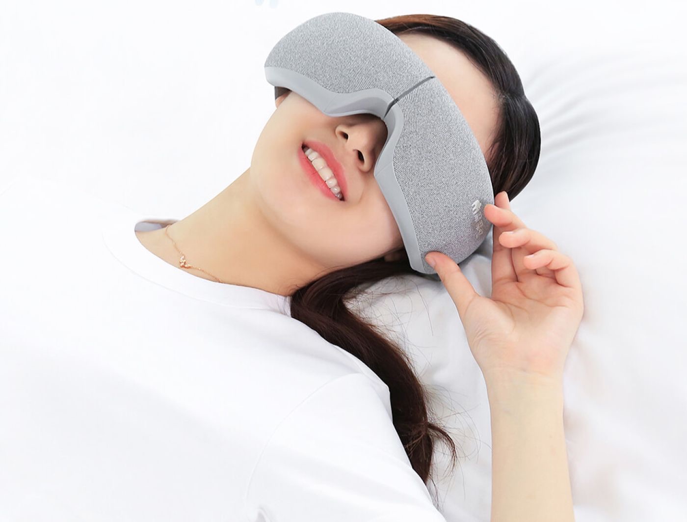 Có nên mua máy massage mắt mini hay không?