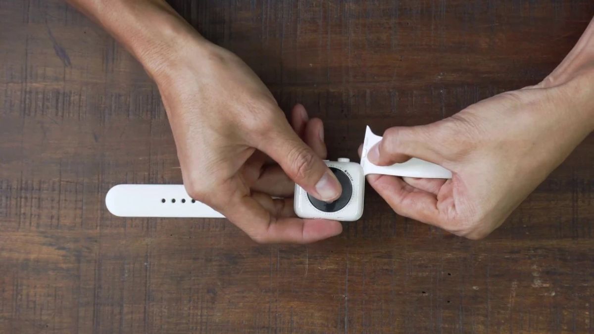 Cách vệ sinh Apple Watch, hô biến nó lại như lúc mới mua 1