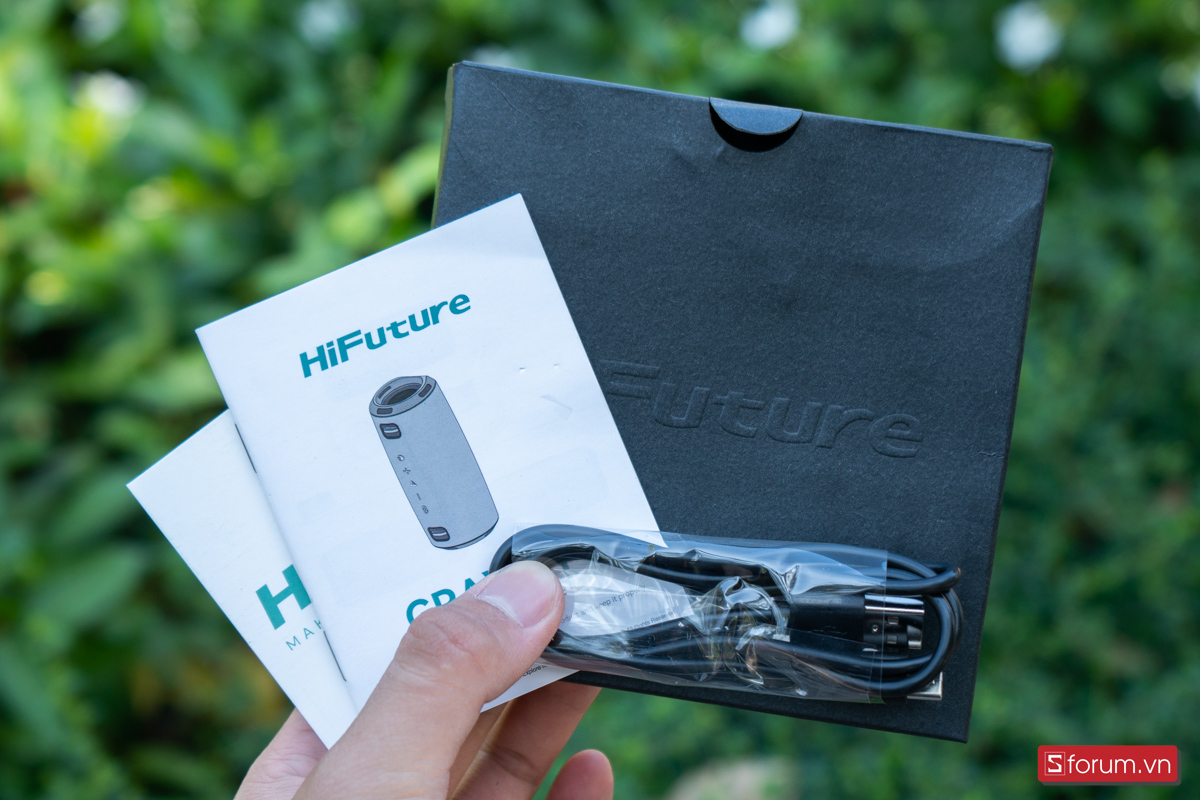 Các phụ kiện kèm theo của HiFuture Gravity
