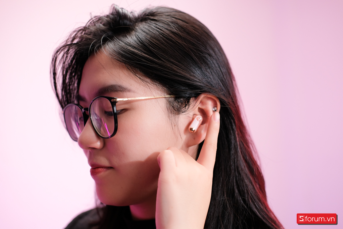 Cảm ứng chạm trên Divoom Spark-Air Pink khá nhạy và tiện lợi