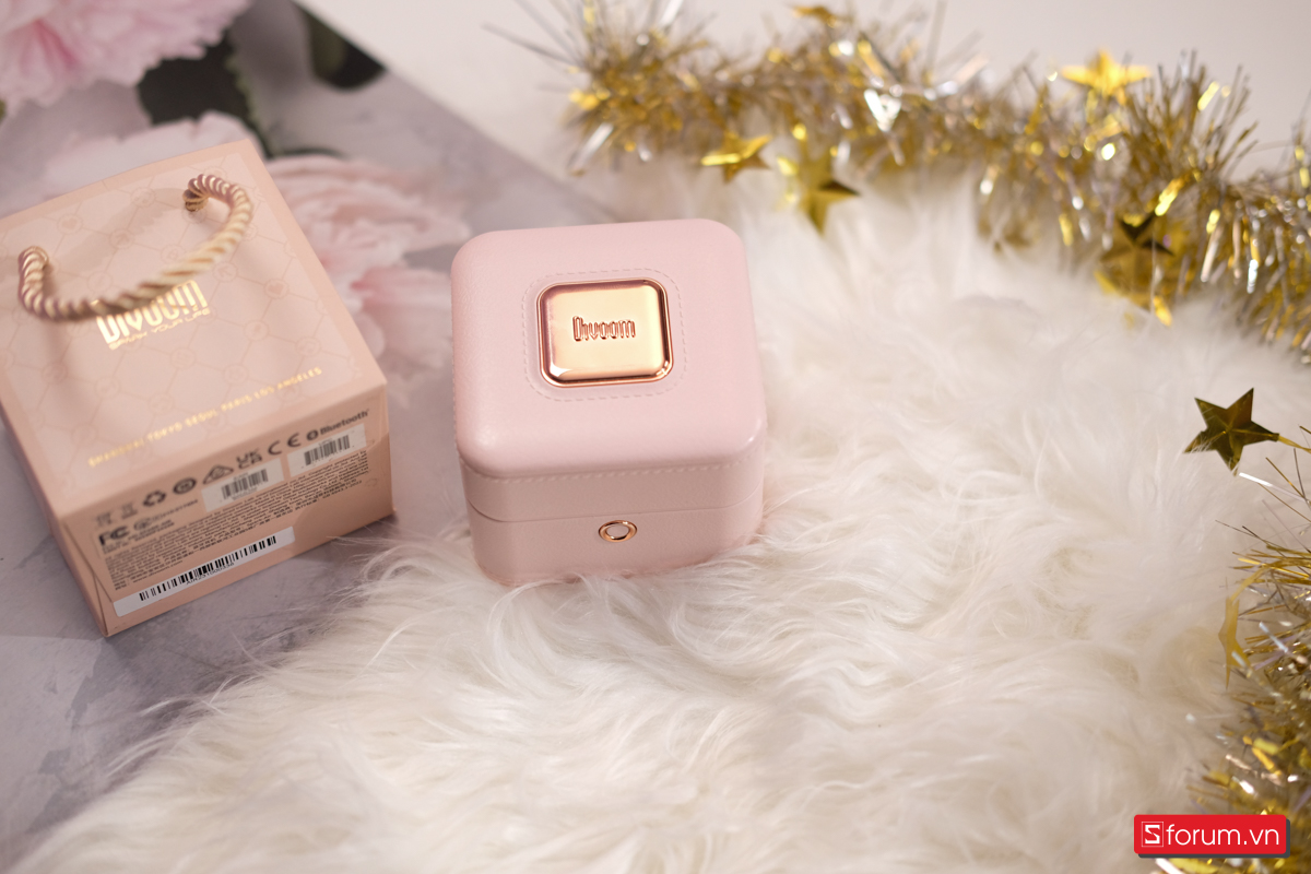 Hộp đựng tai nghe Divoom có màu hồng cực cute