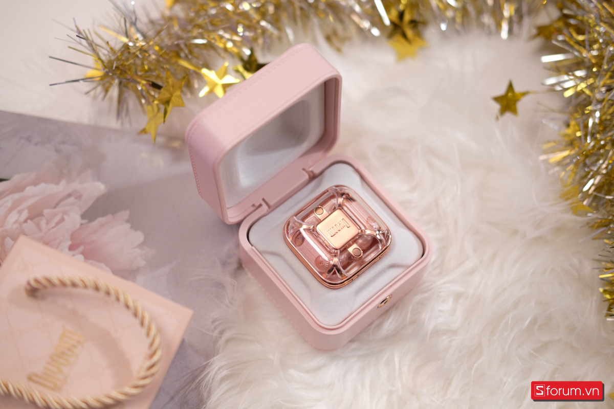 Divoom Spark-Air Pink sở hữu thiết kế hộp nhẫn độc đáo rất thời thượng