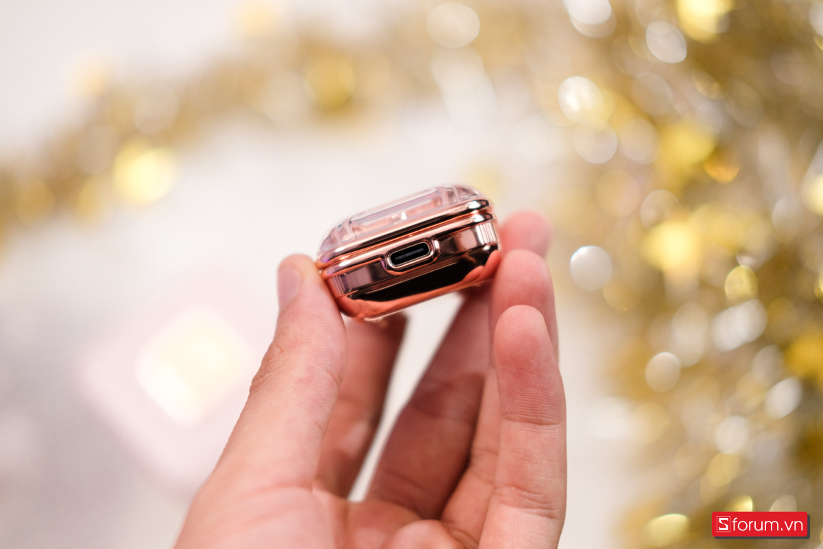 Divoom Spark-Air Pink có cổng sạc USB-C tiện lợi