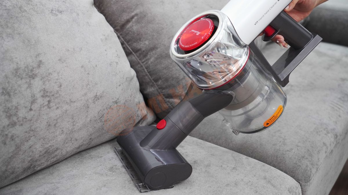 Thực hiện kiểm tra dây điện cùng dung lượng pin