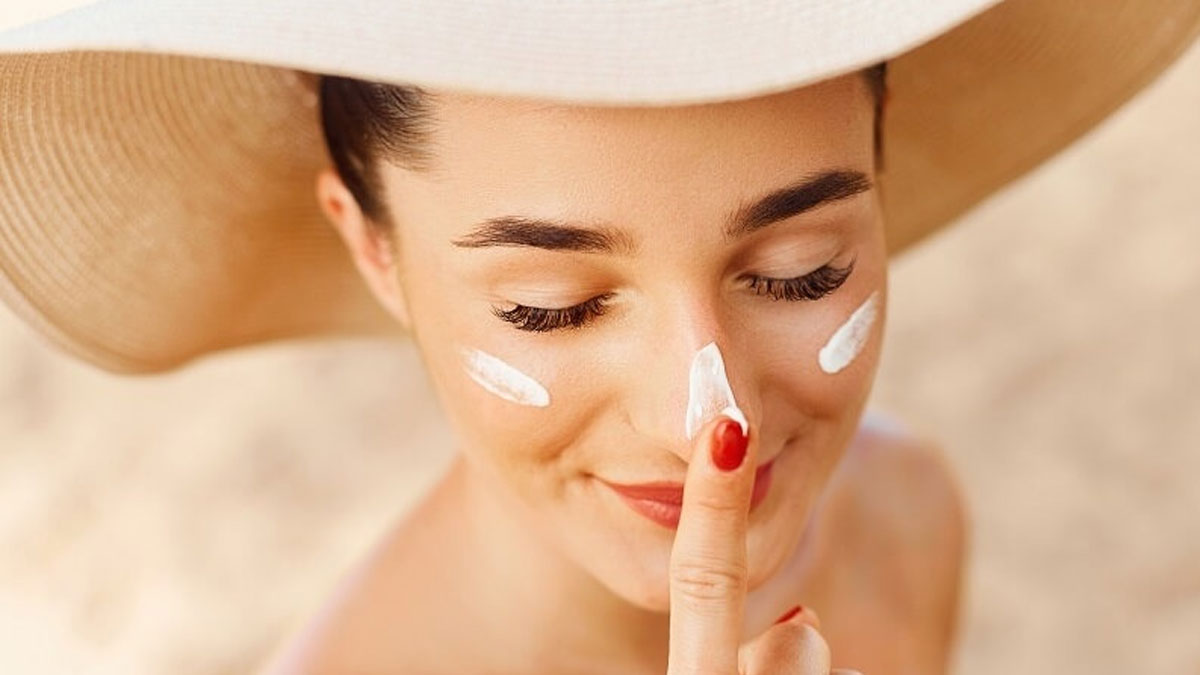 Cách skincare da dầu ban ngày: