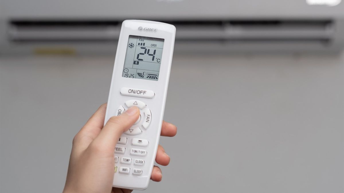 Bật chế độ dry trong phòng