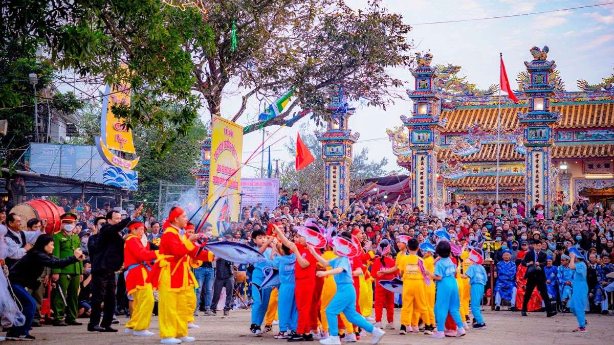 Các lễ hội truyền thống ở Huế