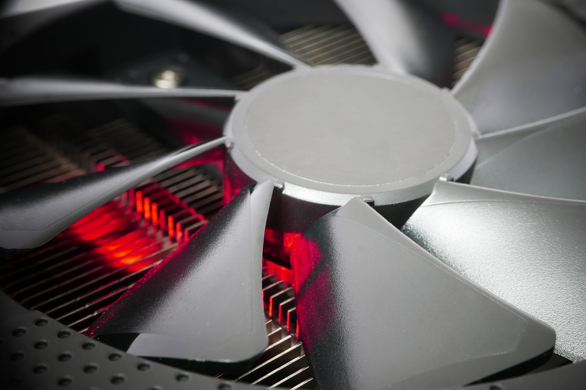Có nên sử dụng phần mềm Speedfan để đo nhiệt độ CPU?