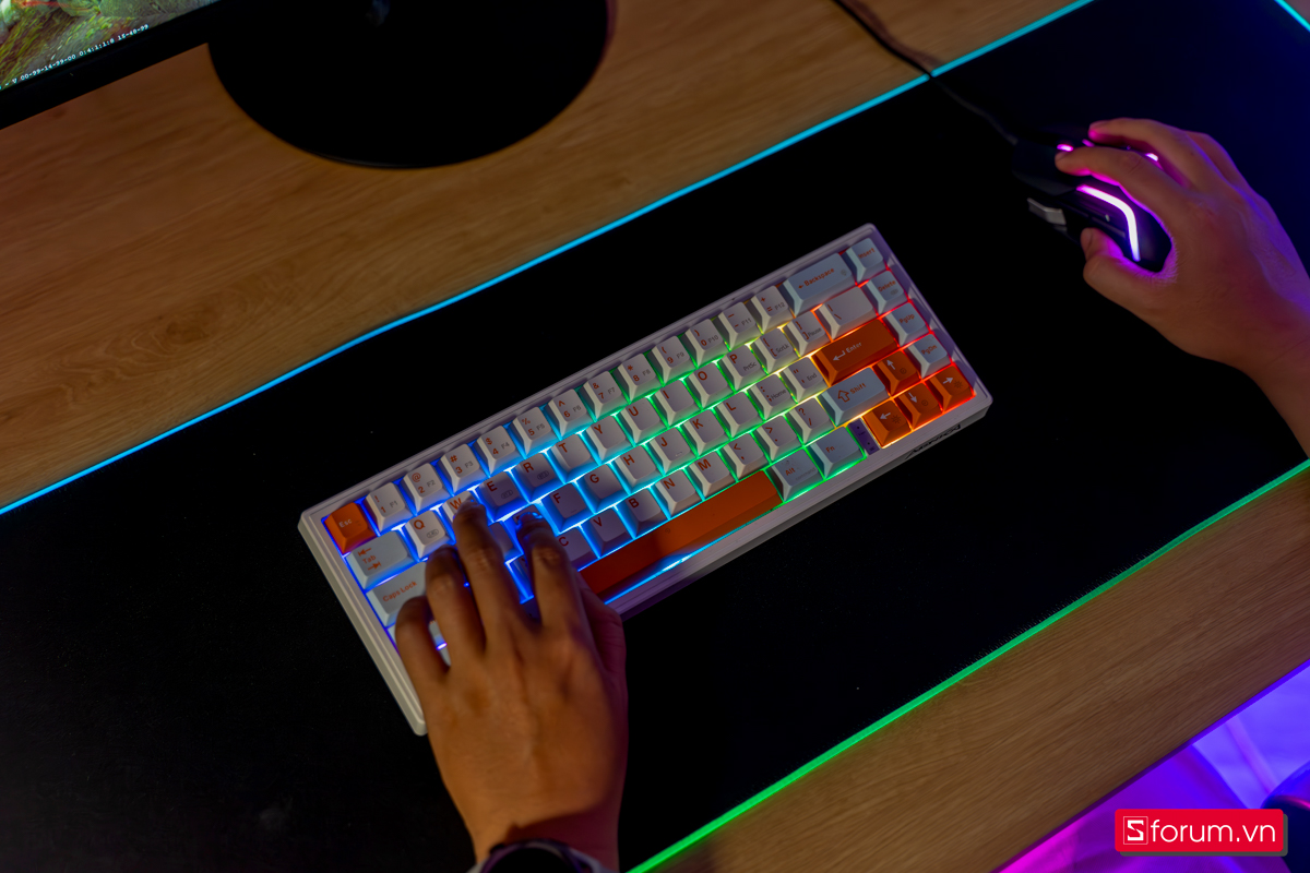 Lót chuột có LED đồng bộ theo nhịp