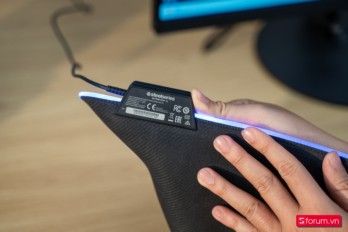 Bộ cấp nguồn cho dải LED của lót chuột Steelseries