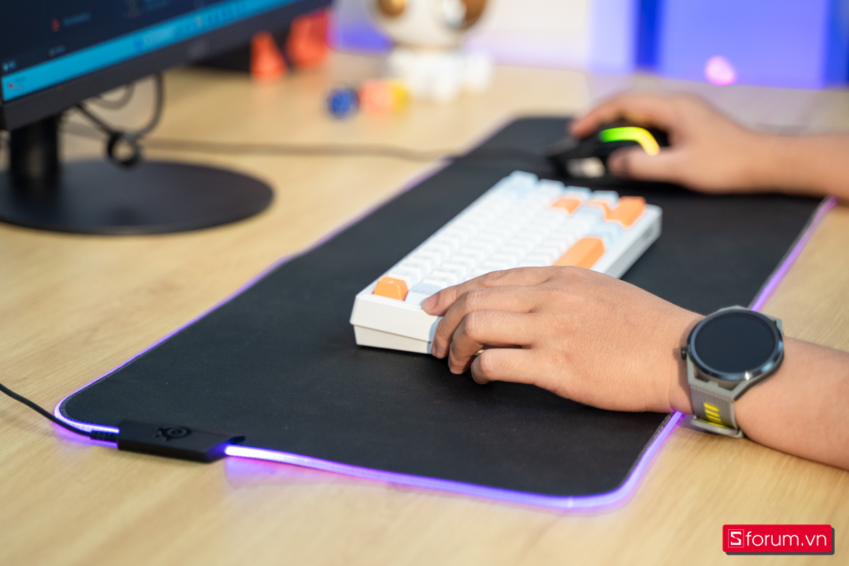 Lót chuột có LED RGB luôn tạo điểm nhấn trên bàn