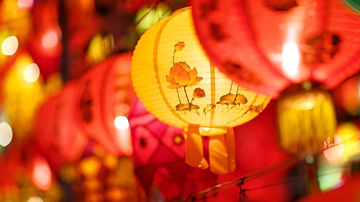 Khấn văn khấn và treo lồng đèn trong dịp Tết Nguyên tiêu